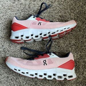 Ons coudstratus running shoe